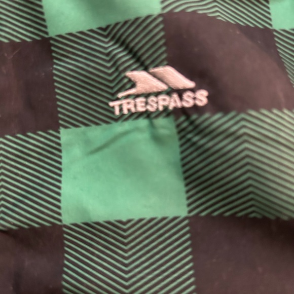 Big kids 7/8 waterproof trespass winter jacket - Picture 2 of 5